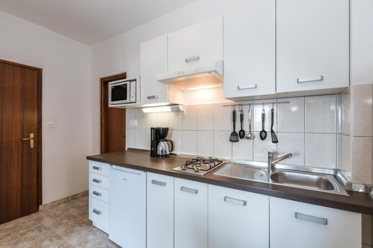 Apartments Mikanovic Crikvenica Extérieur photo