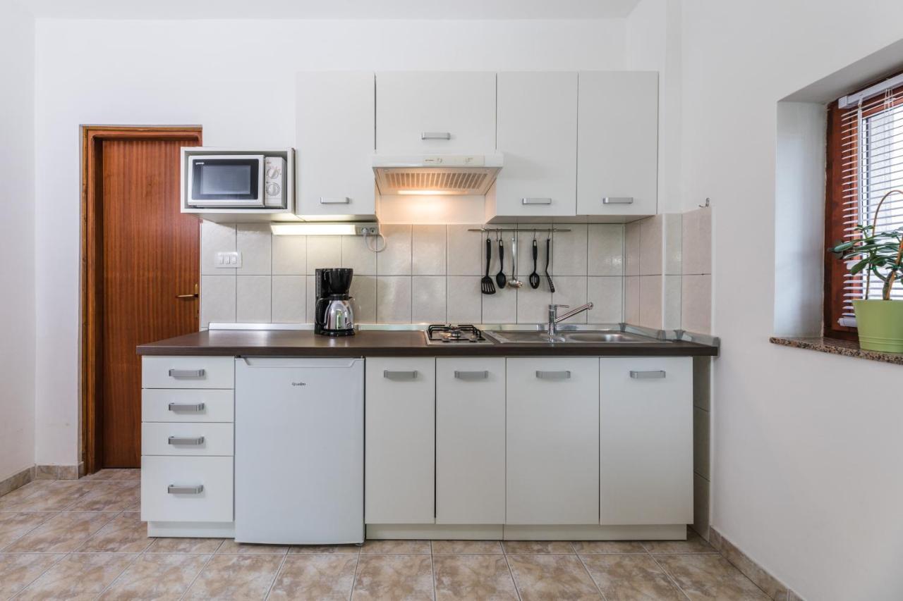 Apartments Mikanovic Crikvenica Extérieur photo