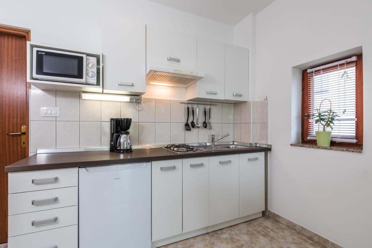 Apartments Mikanovic Crikvenica Extérieur photo