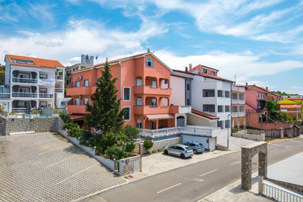 Apartments Mikanovic Crikvenica Extérieur photo