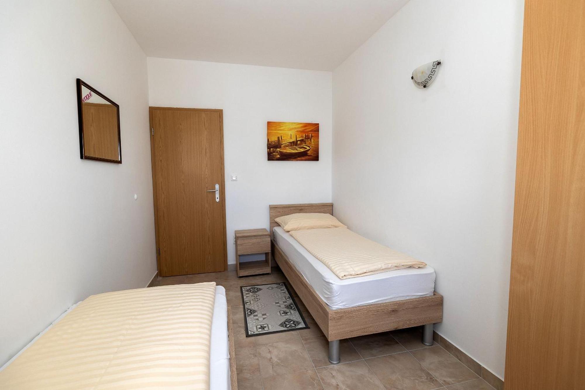 Apartments Mikanovic Crikvenica Extérieur photo