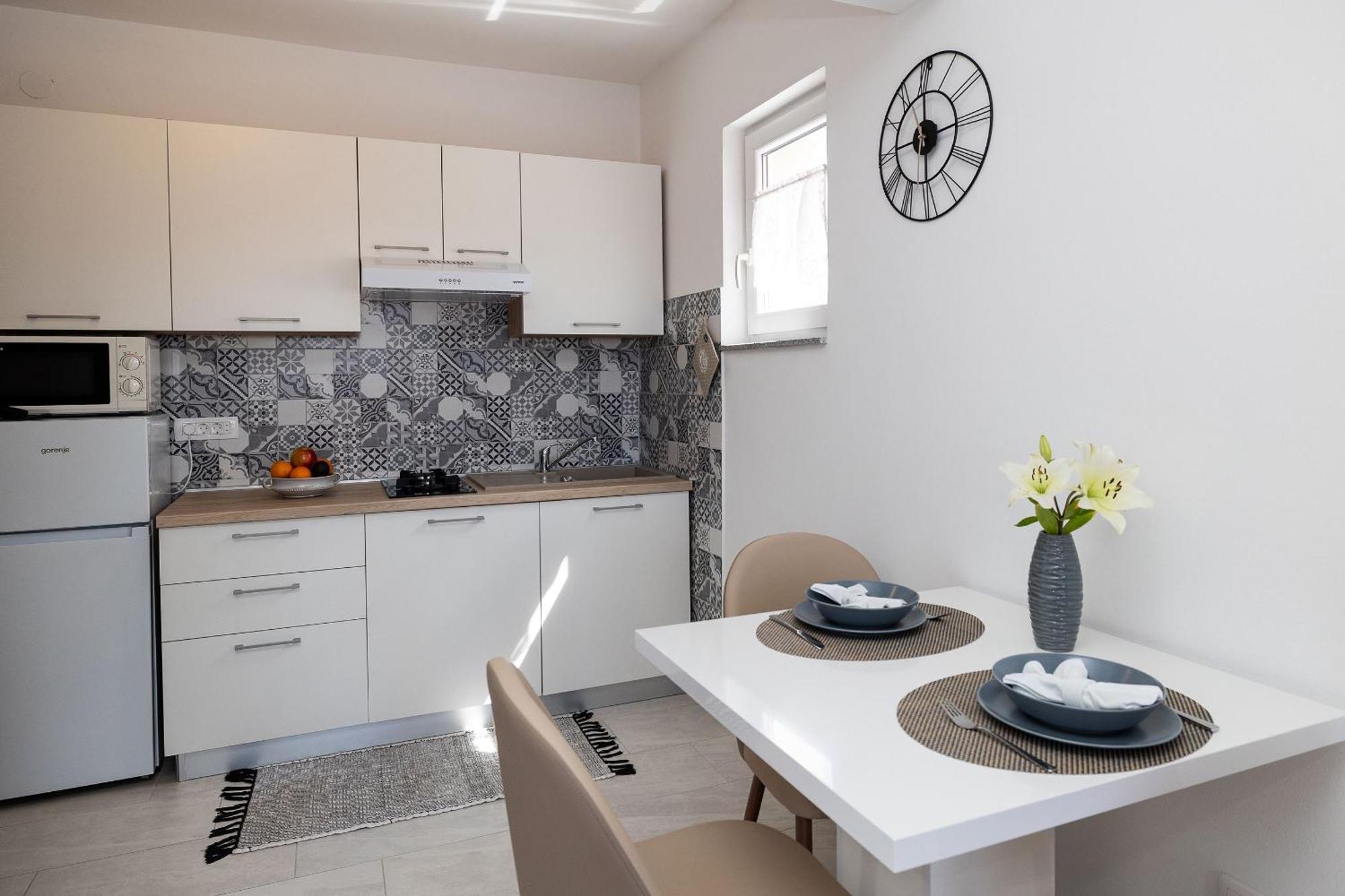 Apartments Mikanovic Crikvenica Extérieur photo