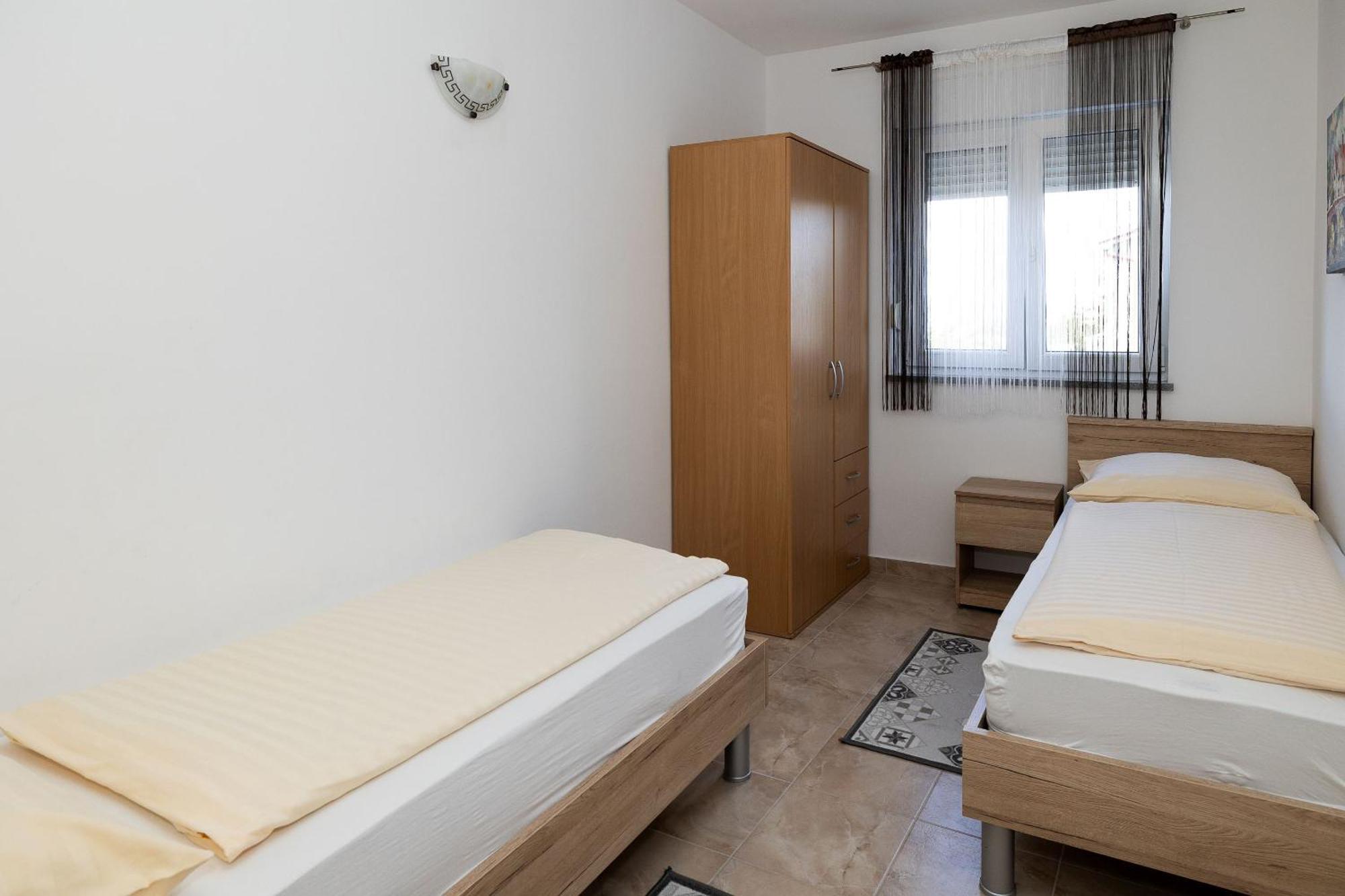 Apartments Mikanovic Crikvenica Extérieur photo