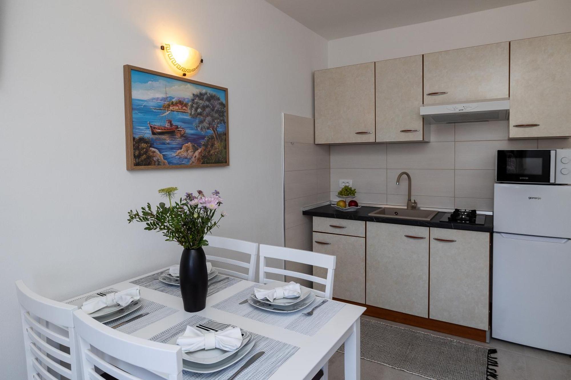 Apartments Mikanovic Crikvenica Extérieur photo