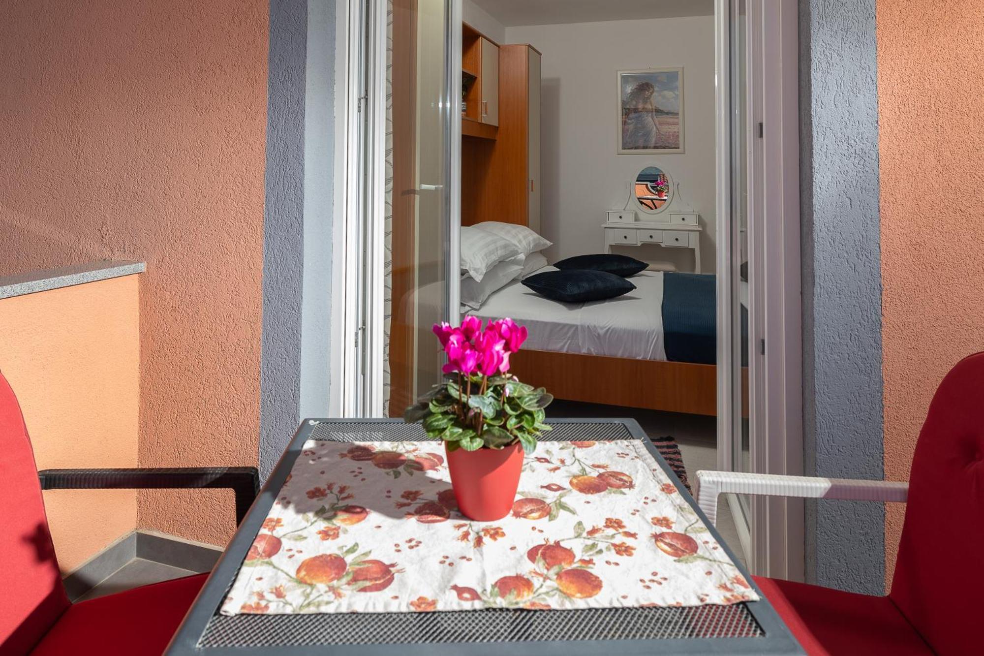Apartments Mikanovic Crikvenica Extérieur photo