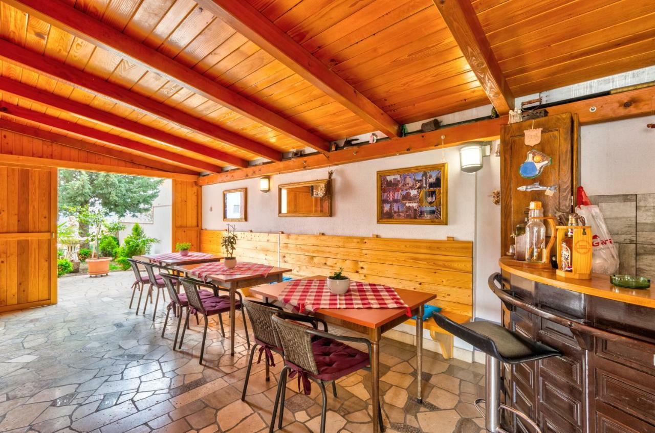 Apartments Mikanovic Crikvenica Extérieur photo